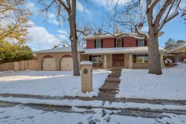 Main picture of 9620 E Grand Ave