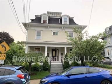 Main picture of 34 Spring St