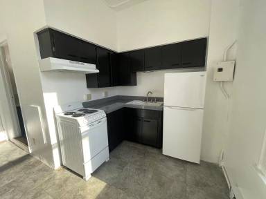 Main picture of 205 1st St NW