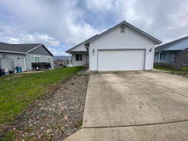 Main picture of 242 Umpqua View Dr