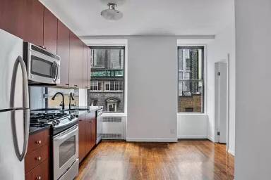 Main picture of 123 Madison St