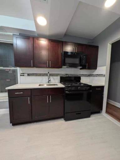 Main picture of 645 Bergen Ave