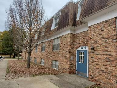 Main picture of 901-03 S Mattis Ave