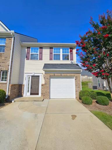 Main picture of 309 Christiane Way