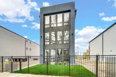 Main picture of 6322 S Evans Ave