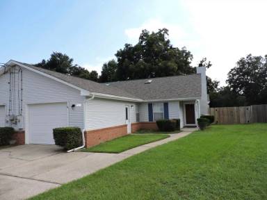 Main picture of 4687 Petra Cir