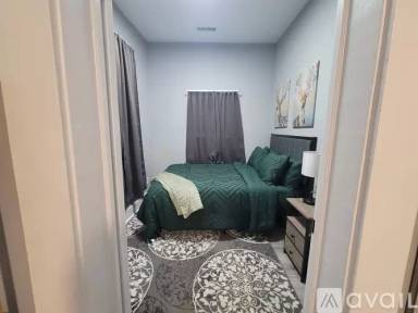 Main picture of 2818 N Capitol Ave