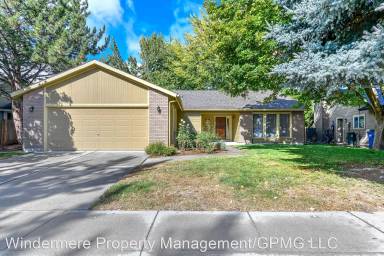 Main picture of 3999 S Oak Brook Way