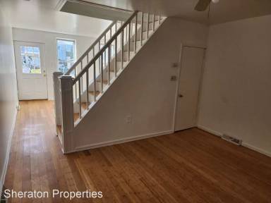 Main picture of 729 Center St