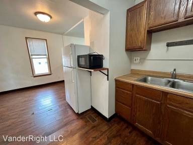 Main picture of 627 1/2 S 6th Ave