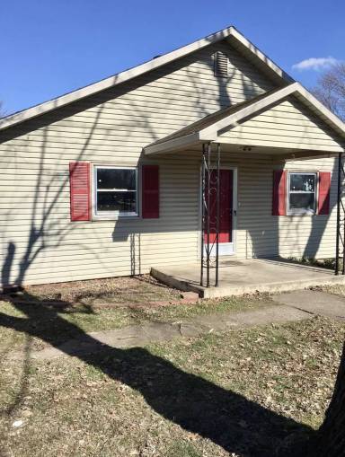 Main picture of 114 Maplelawn St