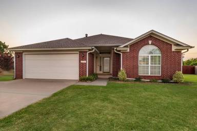 Main picture of 16441 Sequoyah Dr