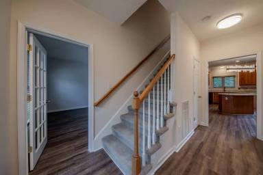Main picture of 103 Bluffs Cir