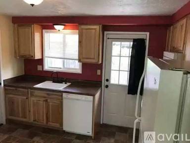 Main picture of 4790 Center Way