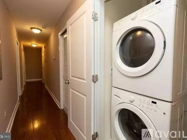 Main picture of 1806 W Berks St