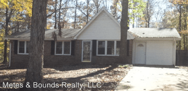 Main picture of 1834 Pinecrest Dr