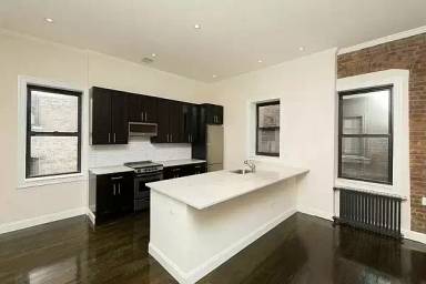Main picture of 1377 Lexington Ave