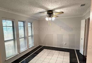 Main picture of 512 Newcastle Dr