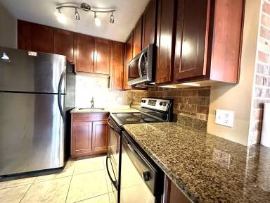 Main picture of 2933 Baltimore Avenue - 400