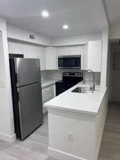 Main picture of 10020 Winding Lake Rd