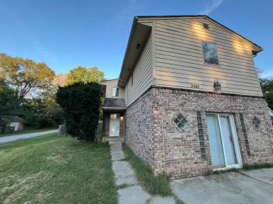 Main picture of 3060 S Lyons Ave