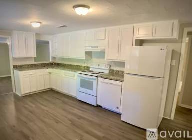Main picture of 353 Camelot Dr