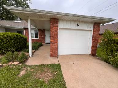 Main picture of 523 E Redwood St