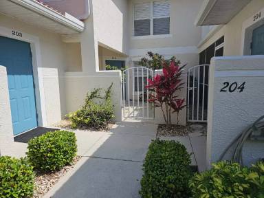 Main picture of 5040 Cedar Springs Dr