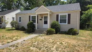 Main picture of 923 Hill Top Dr