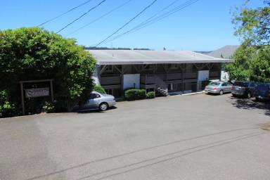 Main picture of 2094 Monroe St