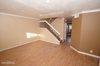 Main picture of 1946 Manzana Way