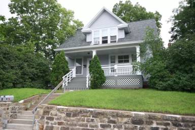 Main picture of 209 N Dewey St