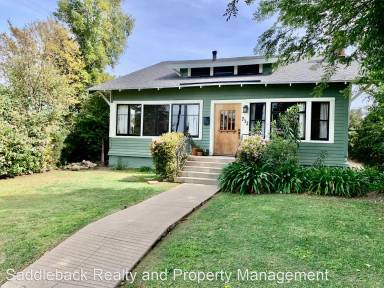 Main picture of 732 Park Ln