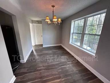 Main picture of 3335 N Laura St