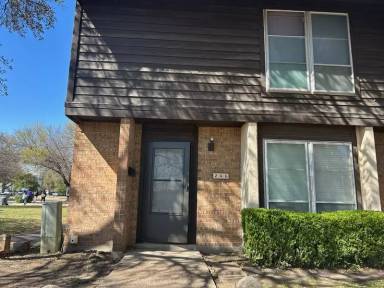 Main picture of 246 Rolling Hills Pl
