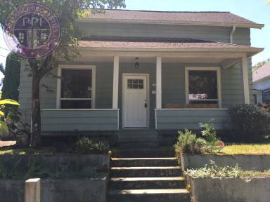 Main picture of 1554 SE Marion St