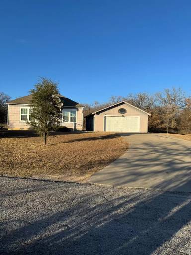 Main picture of 121 Henigan Ct