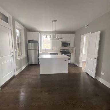 Main picture of 3671 N Elston Ave