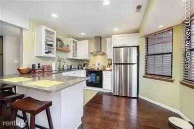 Main picture of 2521 W 24th Ter