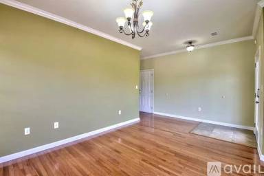 Main picture of 15300 Governors Lake Dr