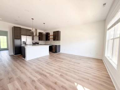 Main picture of 1333 Meridian St