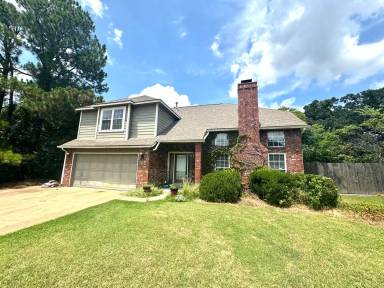 Main picture of 4805 W 88th St