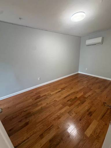 Main picture of 401 Park Ave