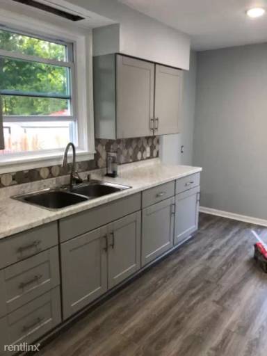 Main picture of 250 Elmwood Ave