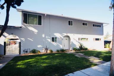 Main picture of 51 Michael Dr