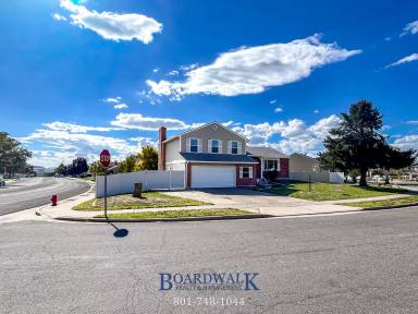 Main picture of 1252 E Cedar Ridge Rd