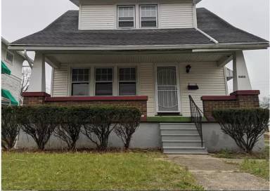 Main picture of 4000 E 3rd St