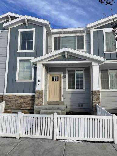 Main picture of 1092 W Emerald Pools Ln
