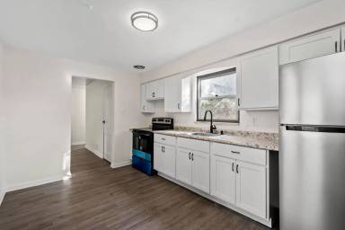 Main picture of 1653 Suburban Ave