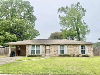 Main picture of 555 Burgin Ave